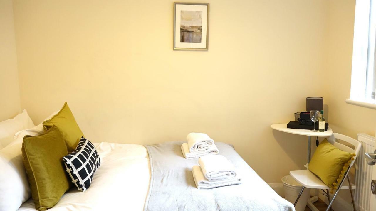 לונדון Heathrow Ensuite Rooms- Auto Check In מראה חיצוני תמונה