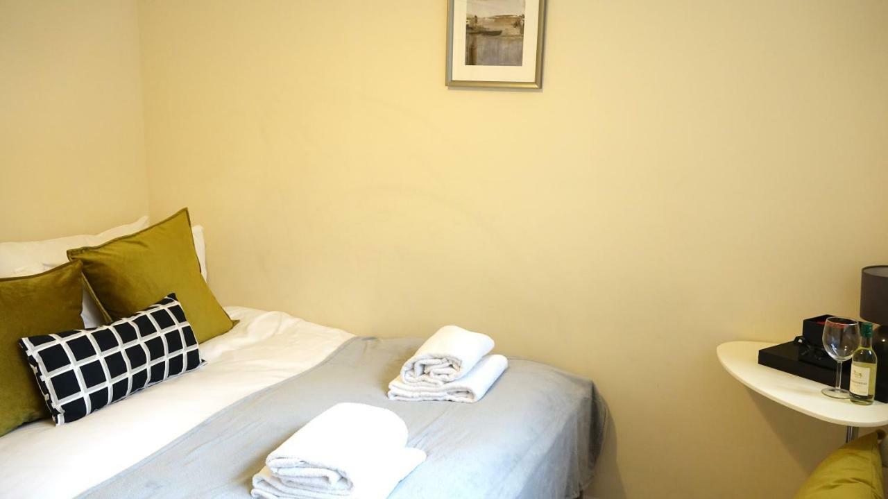 לונדון Heathrow Ensuite Rooms- Auto Check In מראה חיצוני תמונה