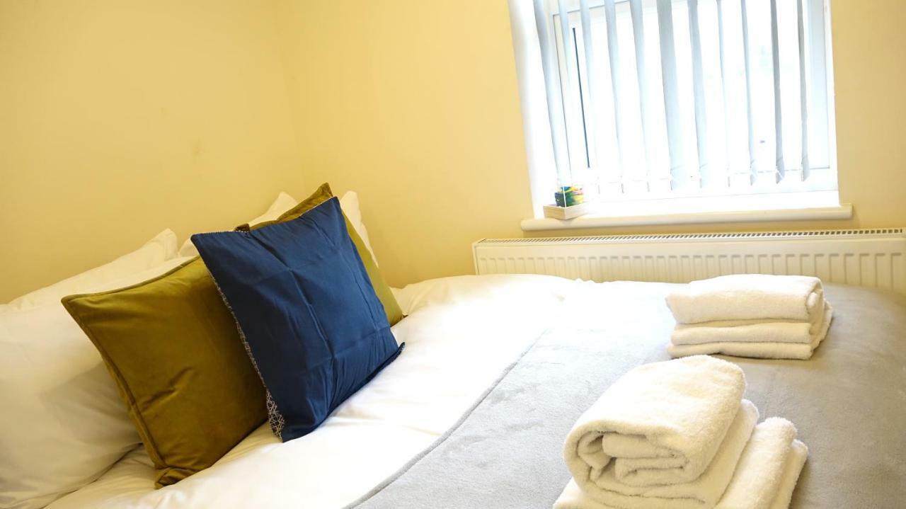 לונדון Heathrow Ensuite Rooms- Auto Check In מראה חיצוני תמונה