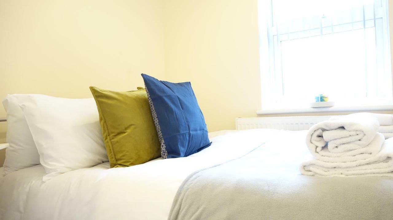 לונדון Heathrow Ensuite Rooms- Auto Check In מראה חיצוני תמונה