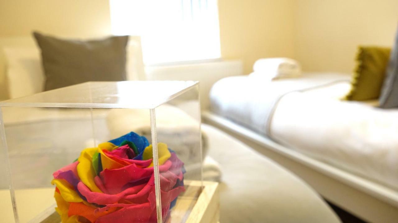 לונדון Heathrow Ensuite Rooms- Auto Check In מראה חיצוני תמונה