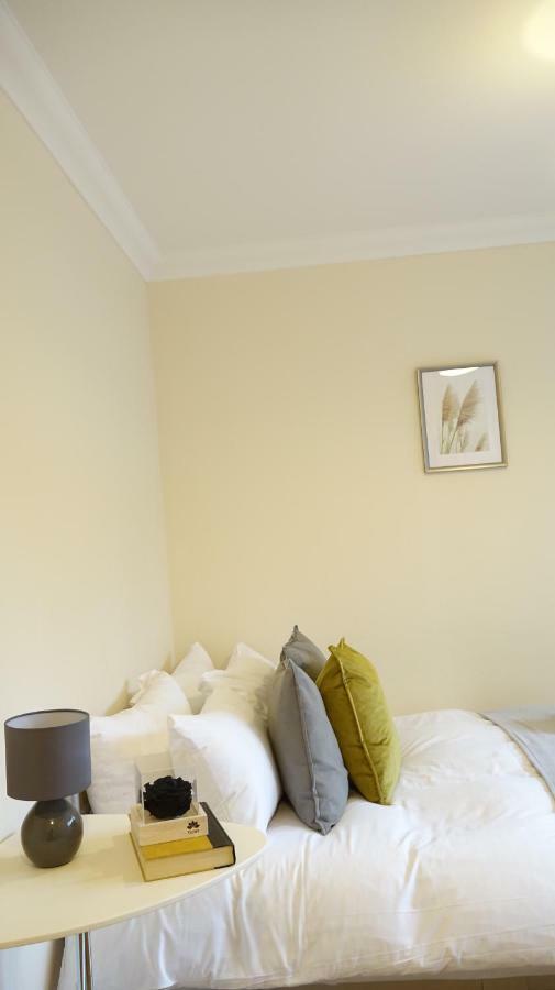 לונדון Heathrow Ensuite Rooms- Auto Check In מראה חיצוני תמונה