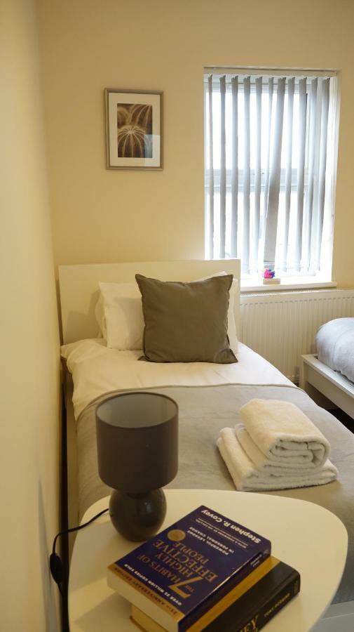 לונדון Heathrow Ensuite Rooms- Auto Check In מראה חיצוני תמונה