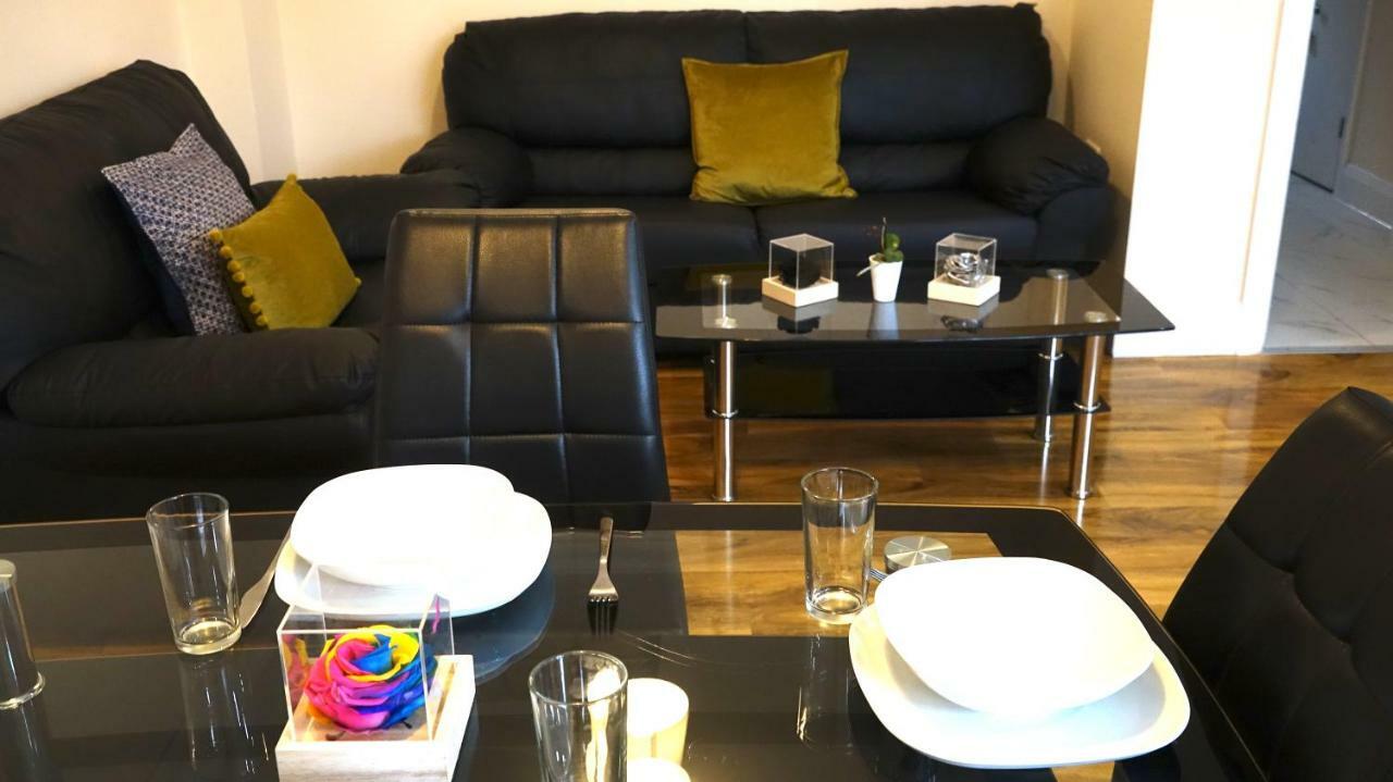 לונדון Heathrow Ensuite Rooms- Auto Check In מראה חיצוני תמונה