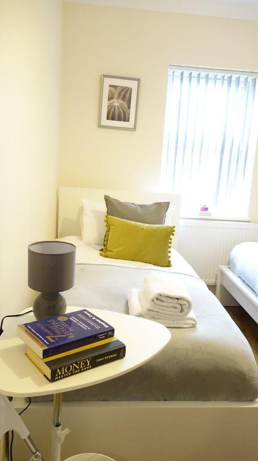 לונדון Heathrow Ensuite Rooms- Auto Check In מראה חיצוני תמונה